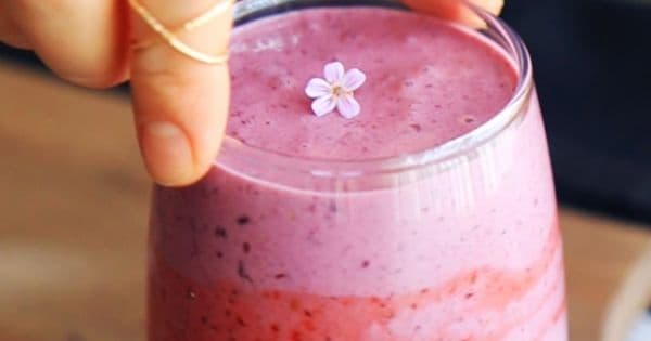 Orman Meyveli ve Keten Tohumlu Smoothie