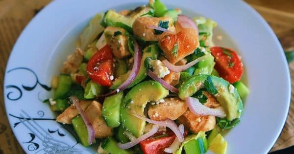 Tavuklu Avokadolu Salata