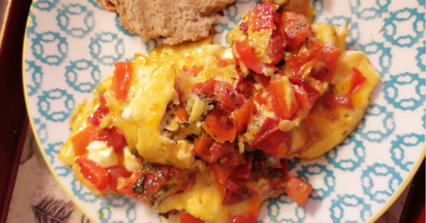 Beyaz Peynirli Sebzeli Omlet
