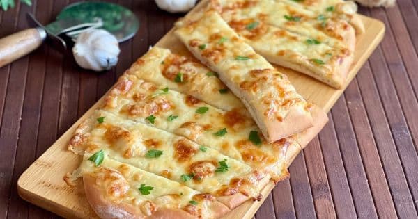 Peynirli Sarımsaklı Ekmek