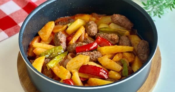 Tencerede Köfte Patates