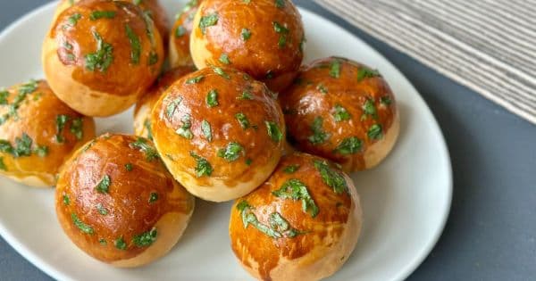 Sarımsaklı Poğaça