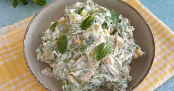 Tavuklu Göbek Marul Salatası