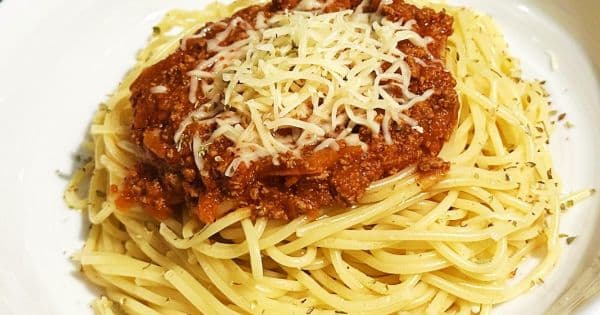 Ev Yapımı Bolonez Soslu Spagetti
