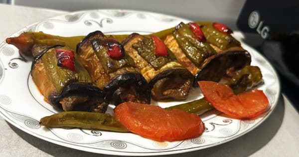 Fırında Kıymalı Patlıcan Sarma