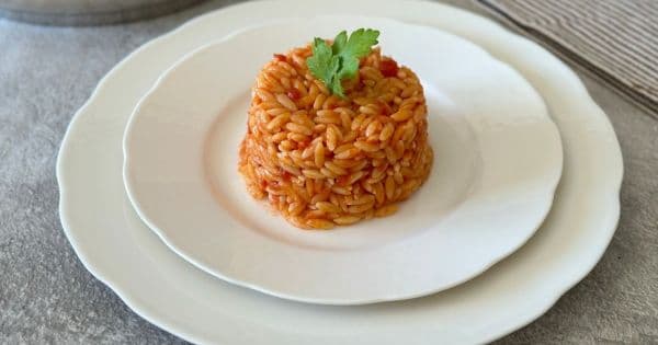 Domatesli Arpa Şehriye Pilavı