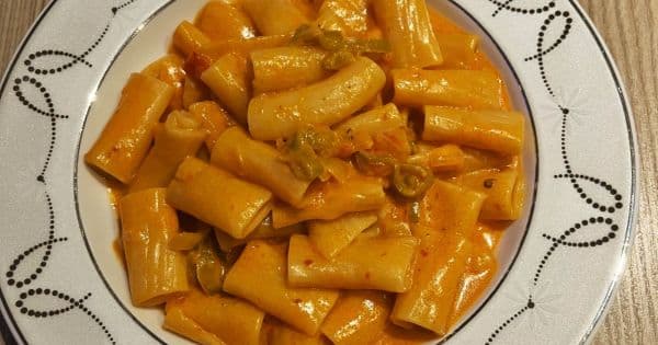Sebzeli Demleme Makarna