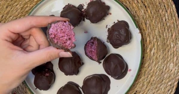 Pembe Hindistan Cevizli Atıştırmalık