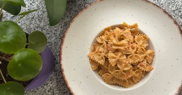Lorlu Domates Soslu Makarna