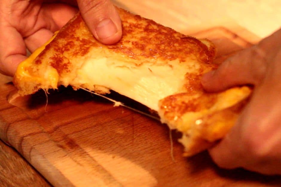 Tavada Peynirli Tost