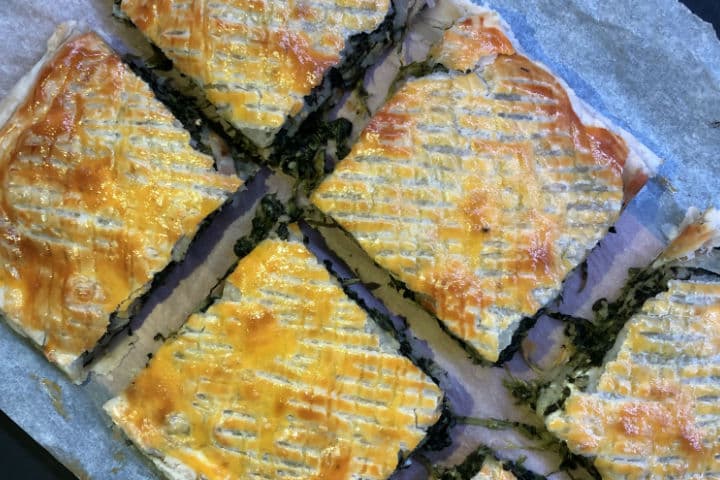 Üç Peynirli Ispanaklı Börek