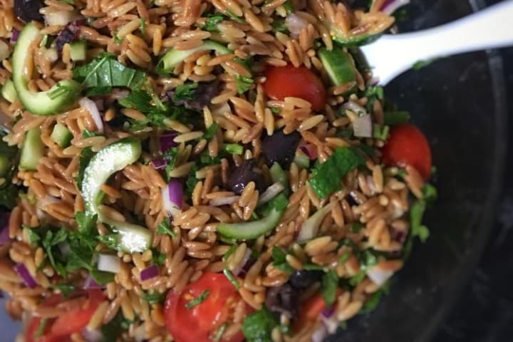 Arpa Şehriye Salatası