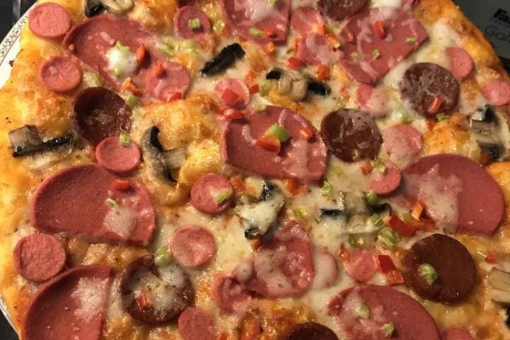 Karışık Ev Pizzası