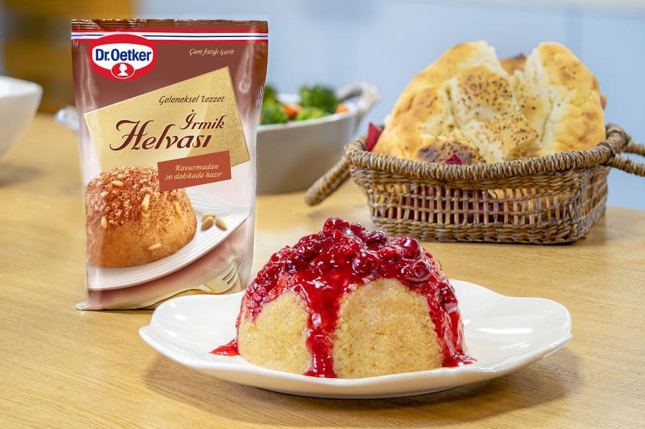 Vişneli İrmik Helvası