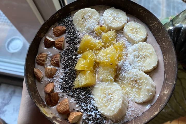 Glutensiz Çikolatalı Smoothie Bowl