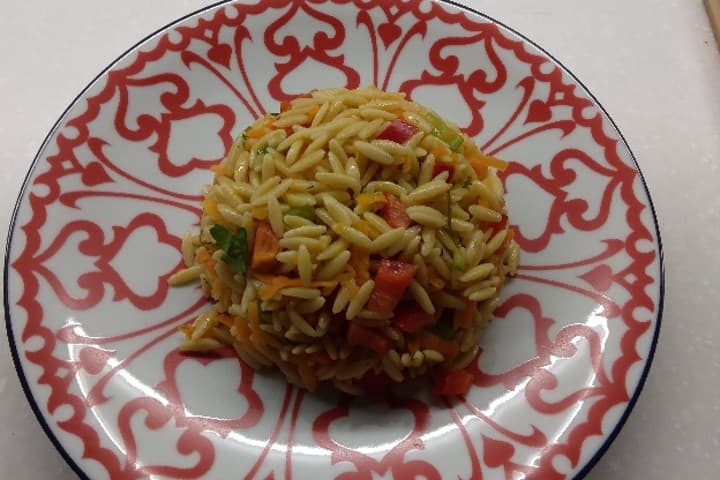 Arpa Şehriye Salatası