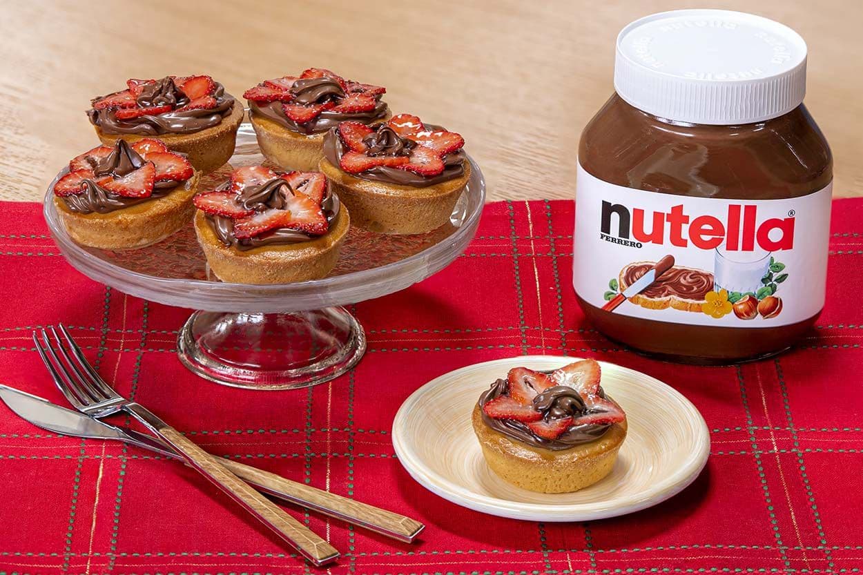 Nutella'lı ve Çilekli Mini Tartlar