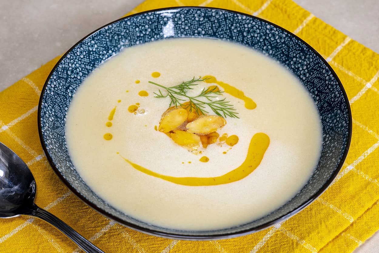 Sütlü ve Bademli Mercimek Çorbası