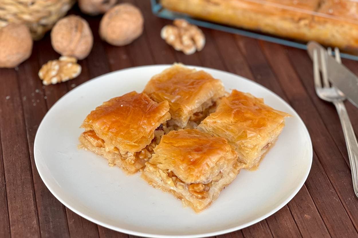 Kıyır Kıyır Ev Baklavası