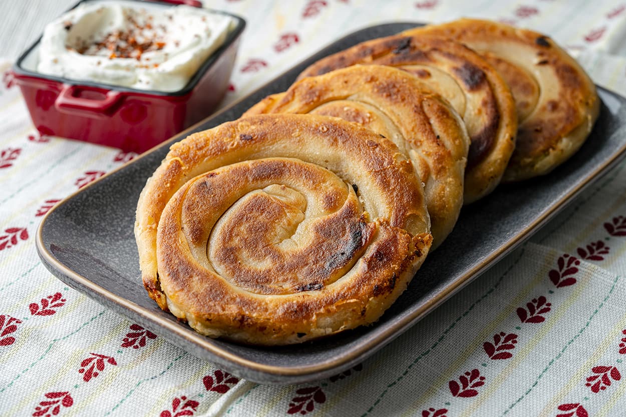 Pırasalı Peynirli Tava Böreği