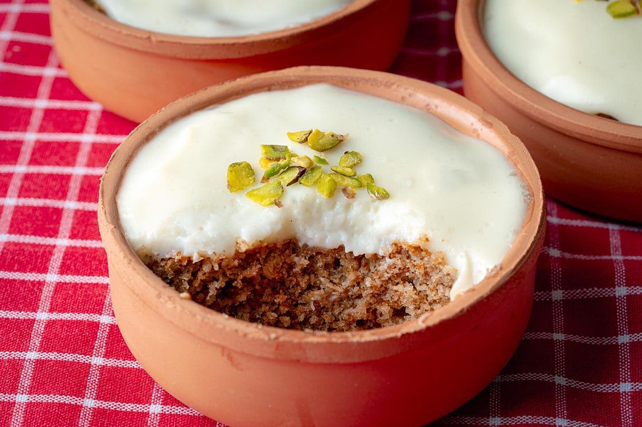 Güveçte Kıbrıs Tatlısı