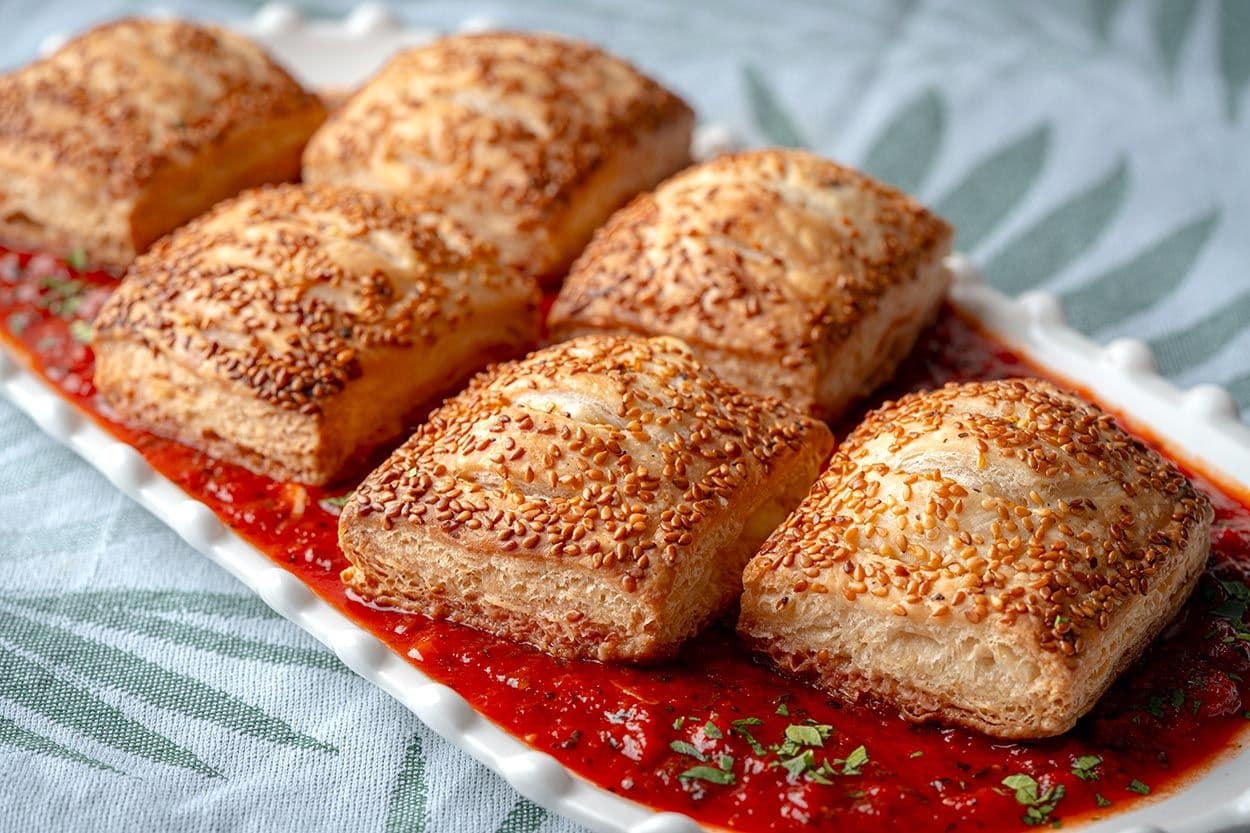 Reyhanlı Domates Soslu Börek