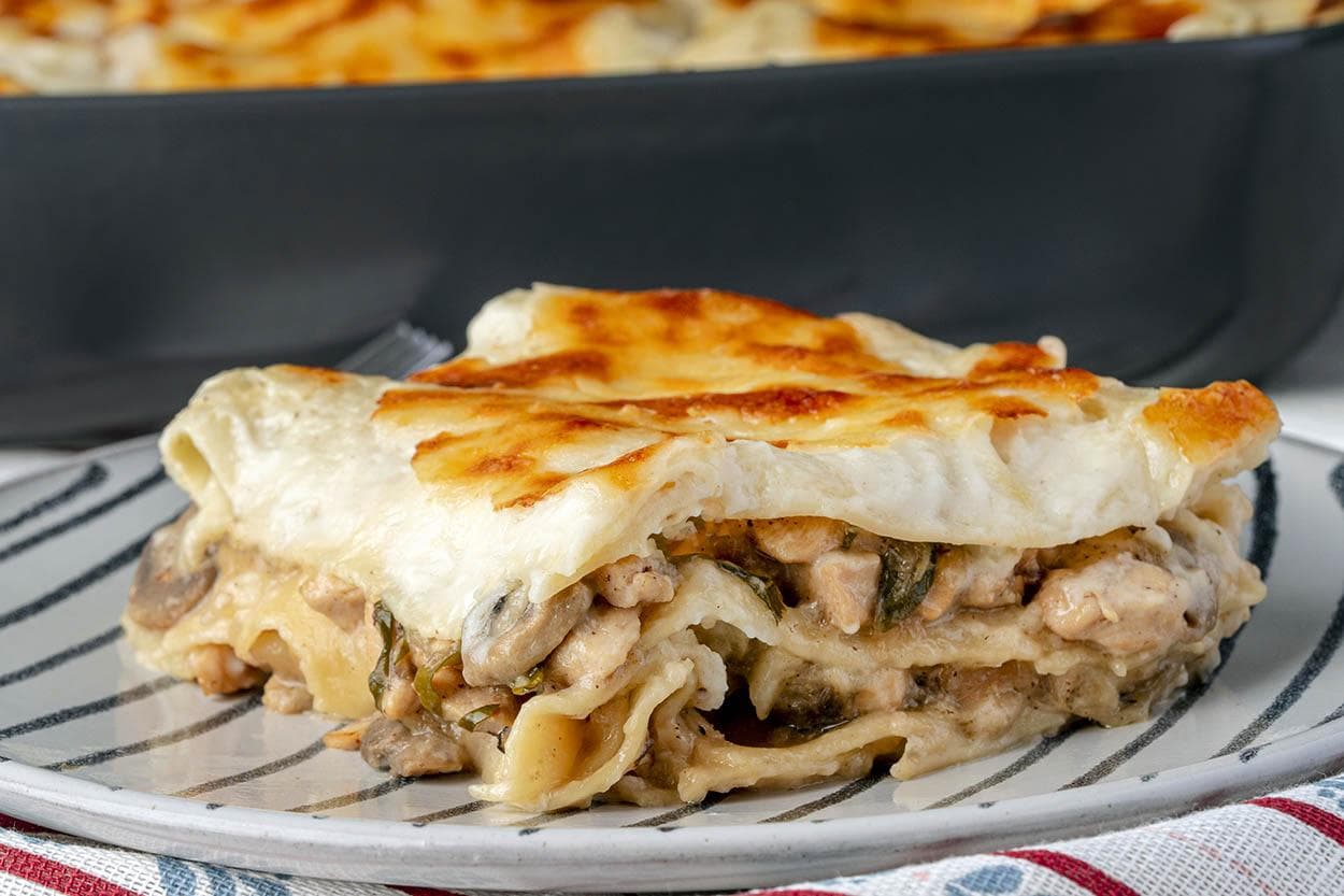 Tavuklu Mantarlı Lazanya
