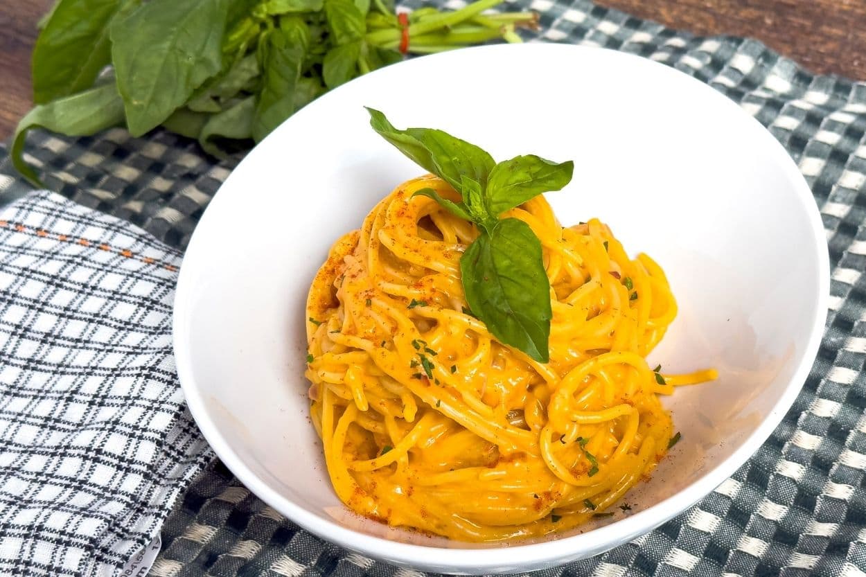 Karamelize Soğanlı Spagetti