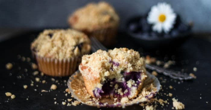 Yaban Mersinli Crumble Muffin