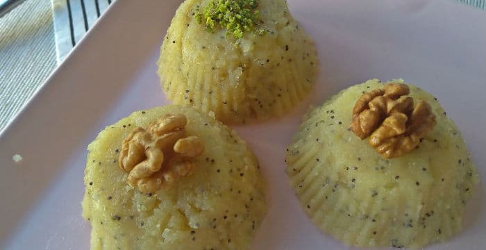 Haşhaşlı İrmik Helvası