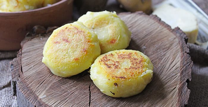 Kahvaltılık Kaşarlı Patates Bombası