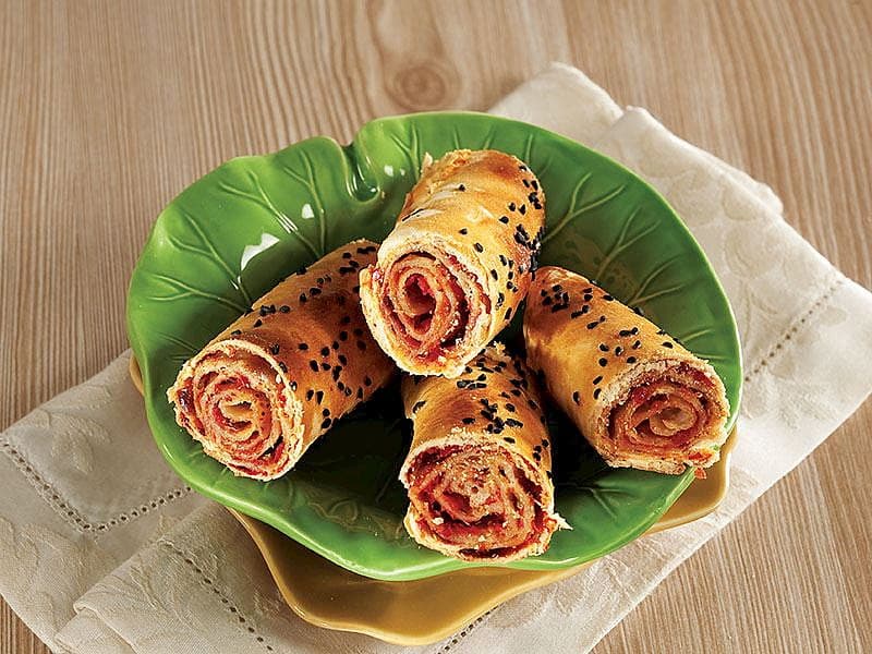 Acılı Börek