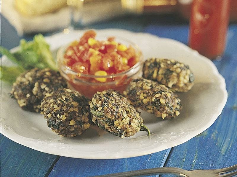 Acılı Domates Soslu Köfte