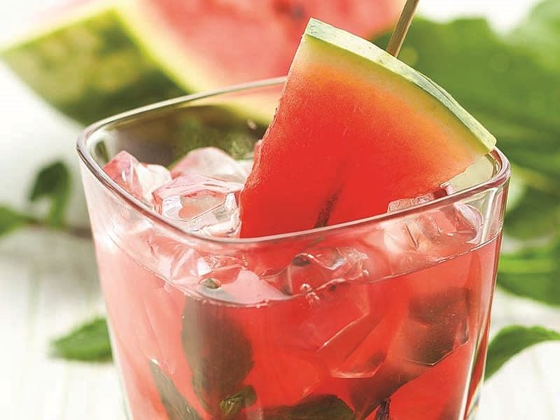 Acılı Ve Misket Limon Soslu Karpuz Salatası