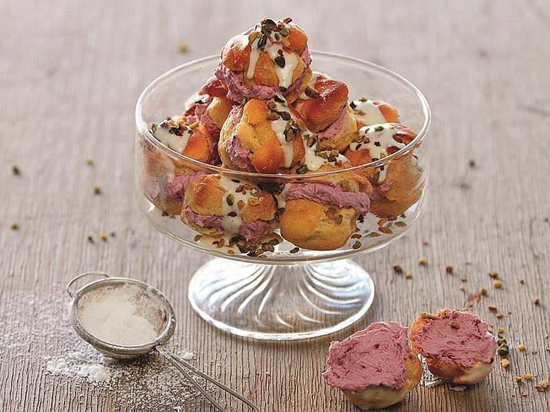 Ahududulu, Beyazçikolatalı Ve Antep Fıstıklı Profiterol