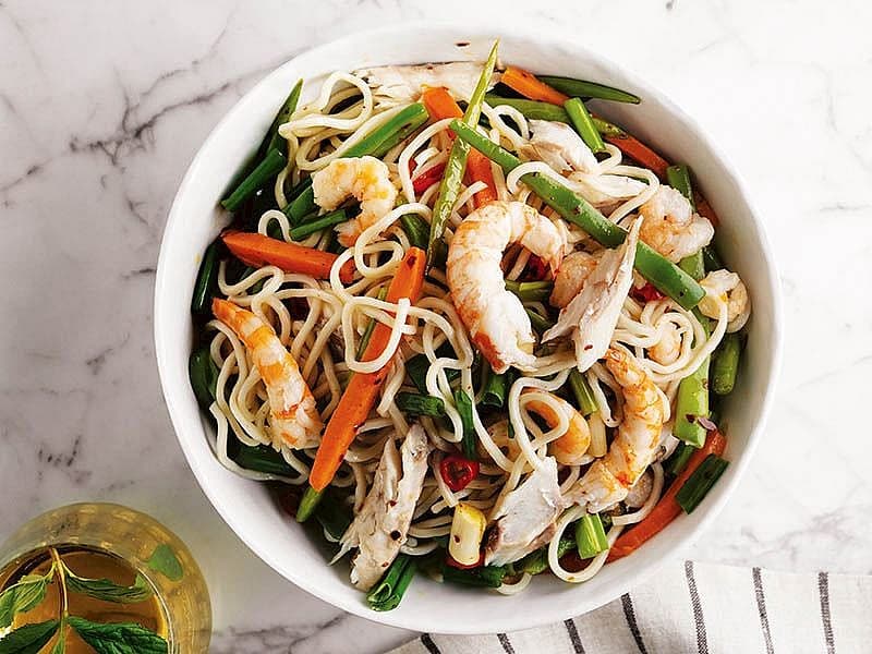 Baharatlı Deniz Ürünü Ve Çin Eriştesi (Noodle)