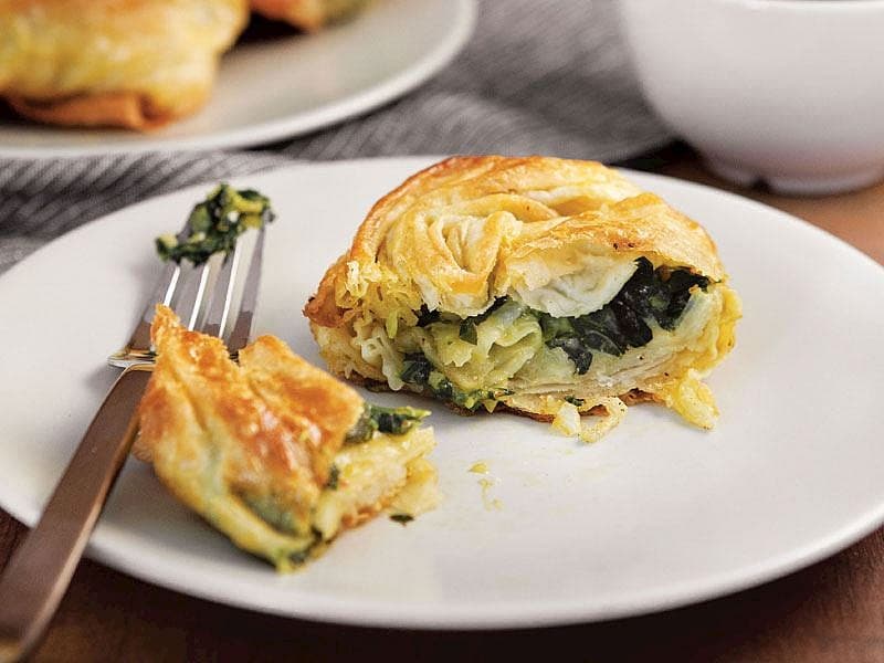 Beşamel Soslu Ispanaklı Börek