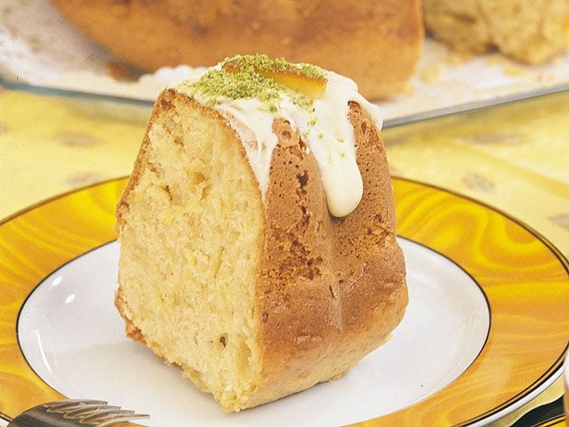 Beyaz Çikolata Soslu Limonlu Kek