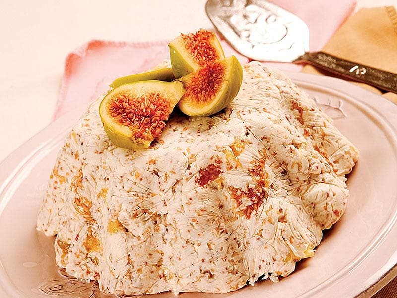 Beyaz Çikolatalı İncirli Soğuk Pasta