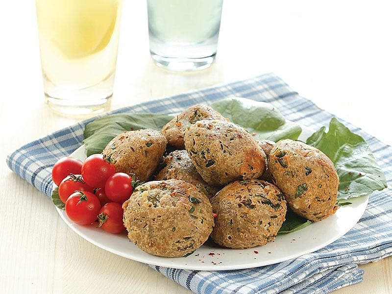 Beyaz Peynirli Bayat Ekmek Köftesi