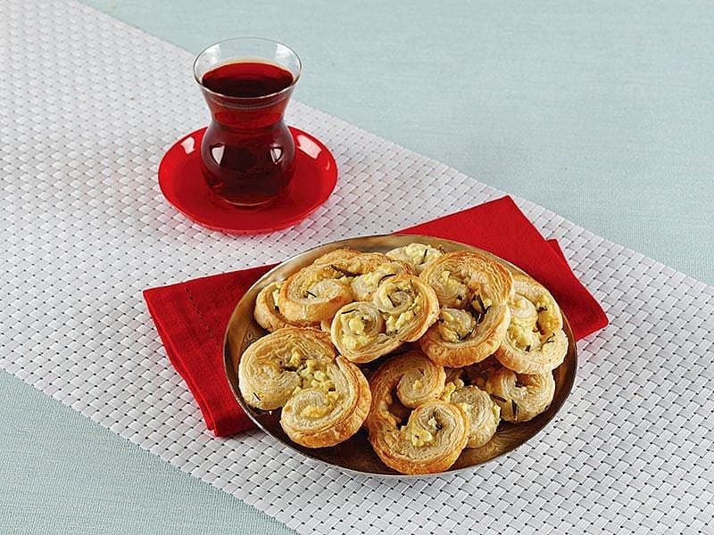 Beyaz Peynirli Ve Biberiyeli Palmier