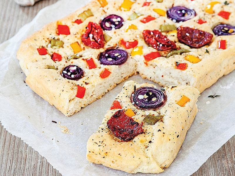 Biberli Ve Kırmızı Soğanlı Focaccia