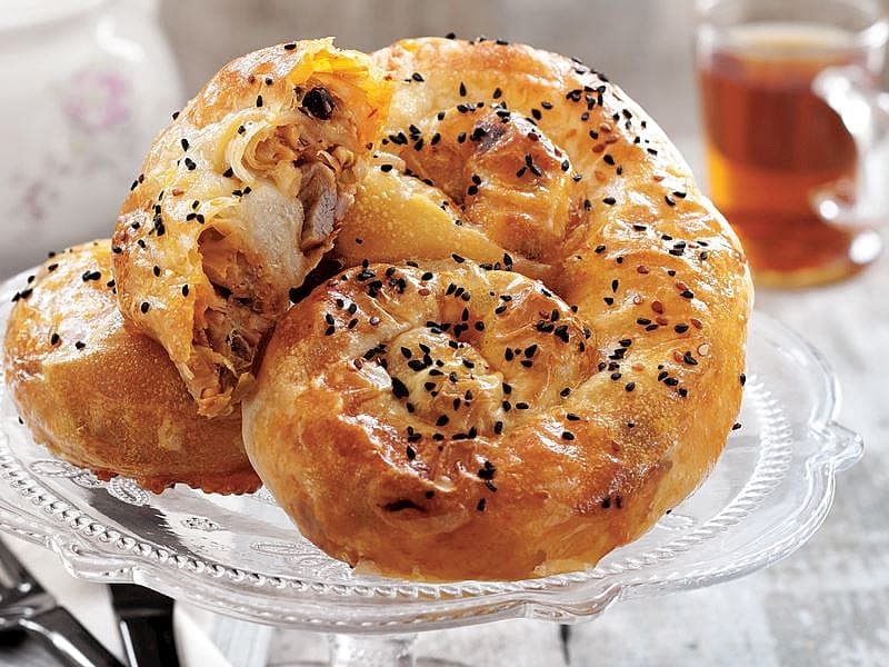 Bol Malzemeli Rulo Börek