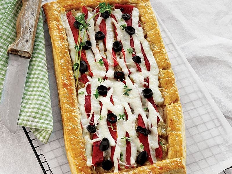 Bol Peynirli Ve Patlıcanlı Tart