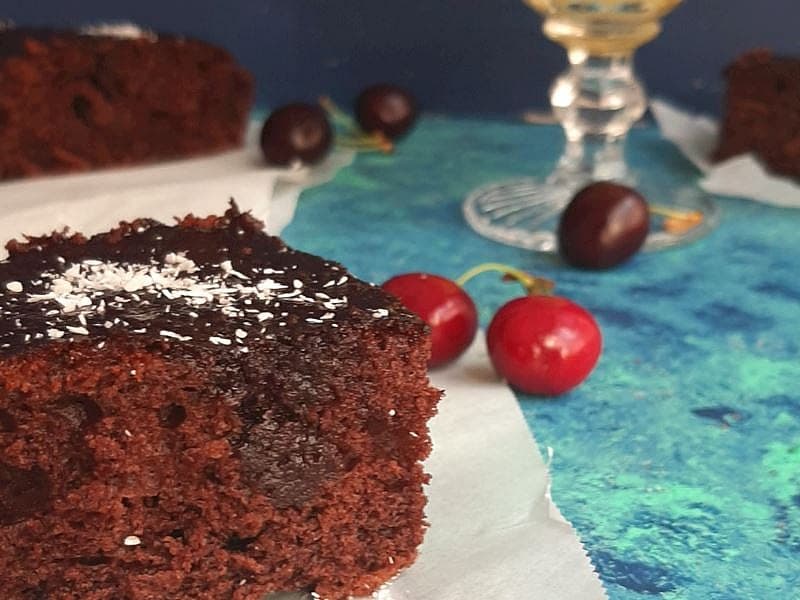 Browni Tadında Kakaolu Islak Kek