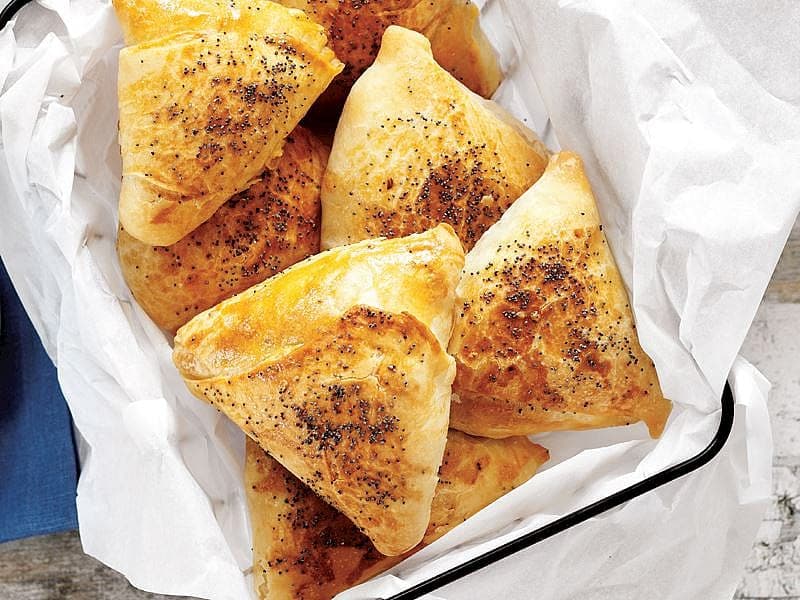 Cevizli Kıymalı Börek