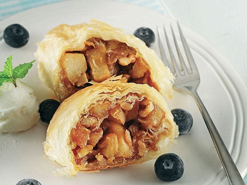 Cevizli Ve Elmalı Strudel