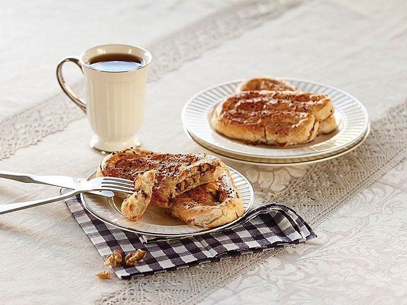 Cevizli Ve Soğanlı Börek