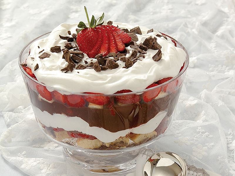 Çikolatalı Ve Çilekli Trifle