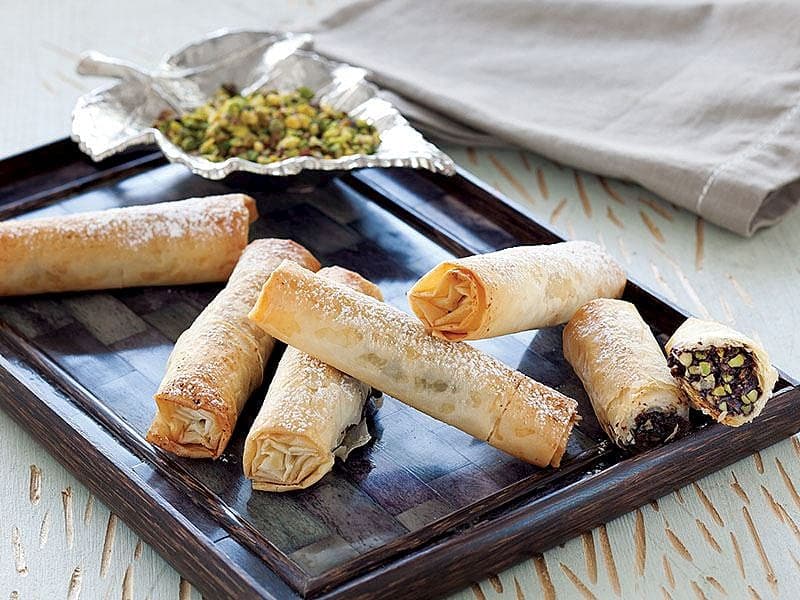 Çikolatalı Ve Fıstıklı Baklava Rulosu